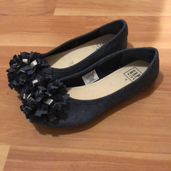 GAP - Picture 2 of 4